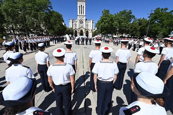 À Saint-Étienne, la Marine passe par la jeunesse