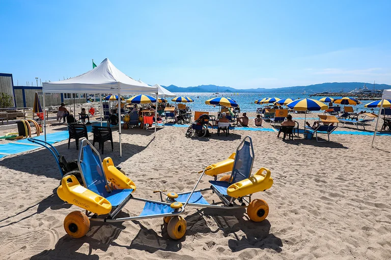 À Cannes, deux plages facilitent la baignade jusqu’en septembre