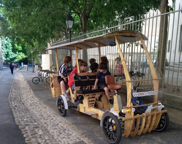 À Montpellier, un drôle de vélo change les sorties des enfants