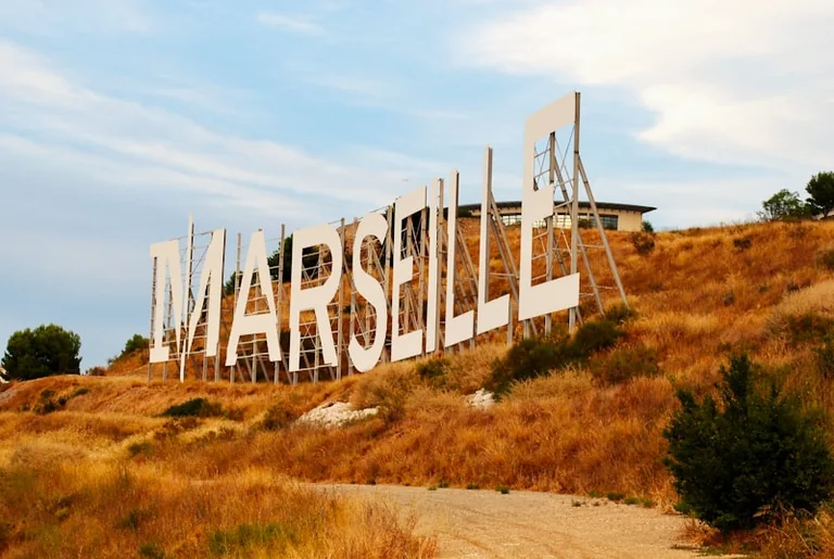 15 août à Marseille : karaoké géant et feu d'artifice au J4: ce qu'il faut retenir