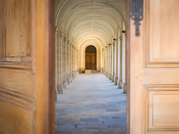 À Caen, les secrets de l’abbaye se jouent en famille