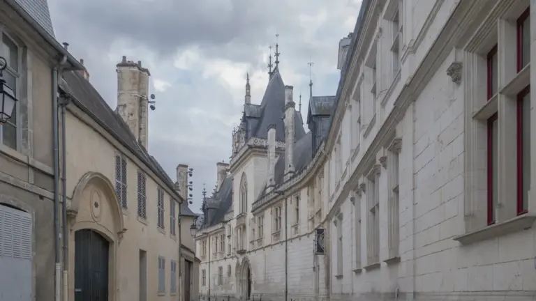 Sortilèges de façade à Saint-Étienne : réservation exigée