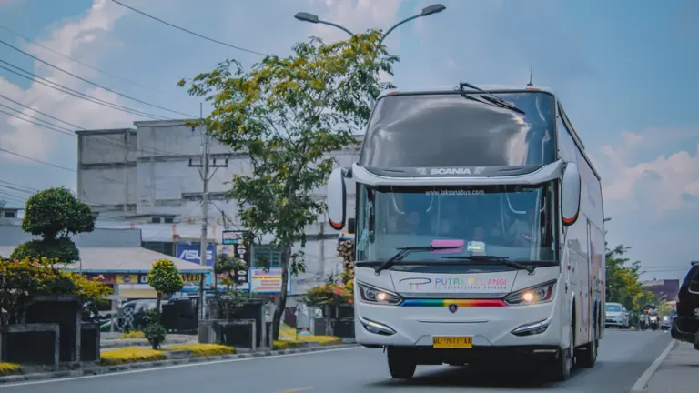À Saint-Étienne, un bus itinérant pour vos démarches administratives