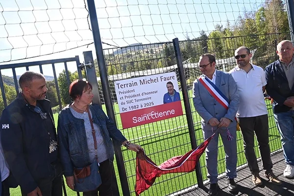 À Terrenoire, le nouveau terrain synthétique portera le nom de Michel Faure