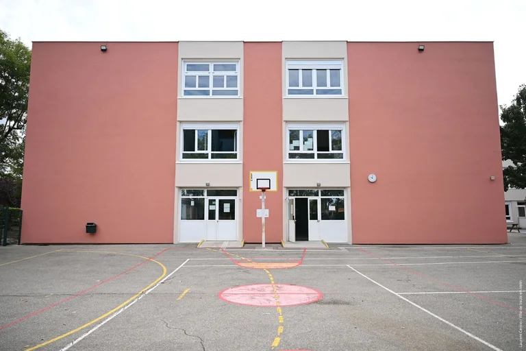 À Vaulx-en-Velin, les écoles renforcent leur confort