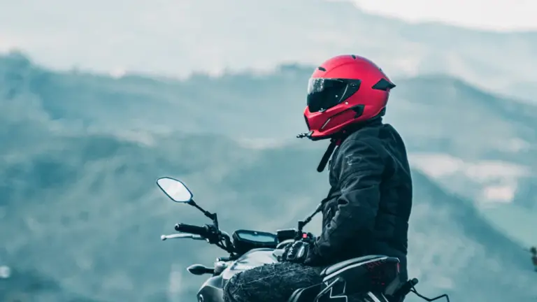 Casque et gilet obligatoires pour les trottinettes à Vaulx-en-Velin