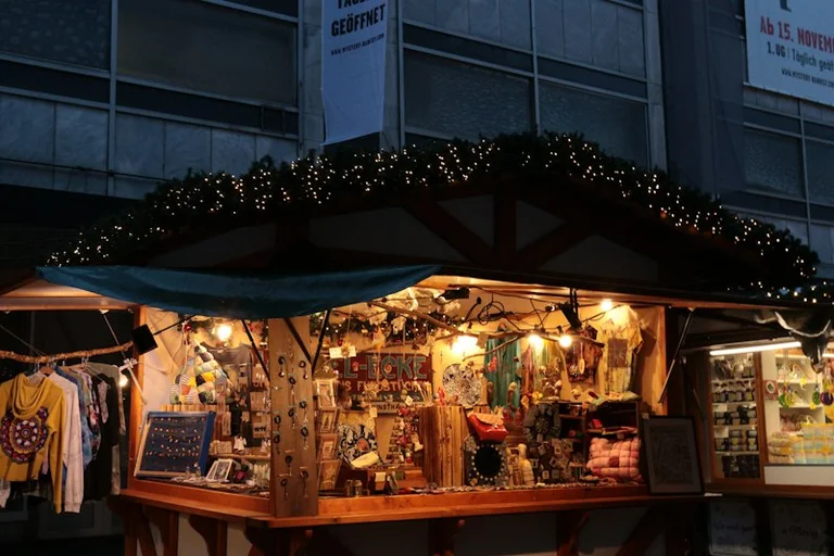 Lyon : le marché de Noël de la place Carnot cherche ses associations