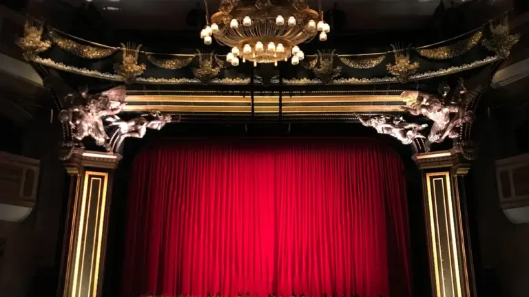 The Opera Locos à Saint-Étienne : l’opéra déjanté qui cartonne au Théâtre Copeau